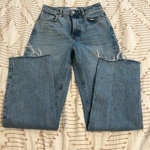 Zara jeans mid-rise in a size 2 USA and 34 EUR